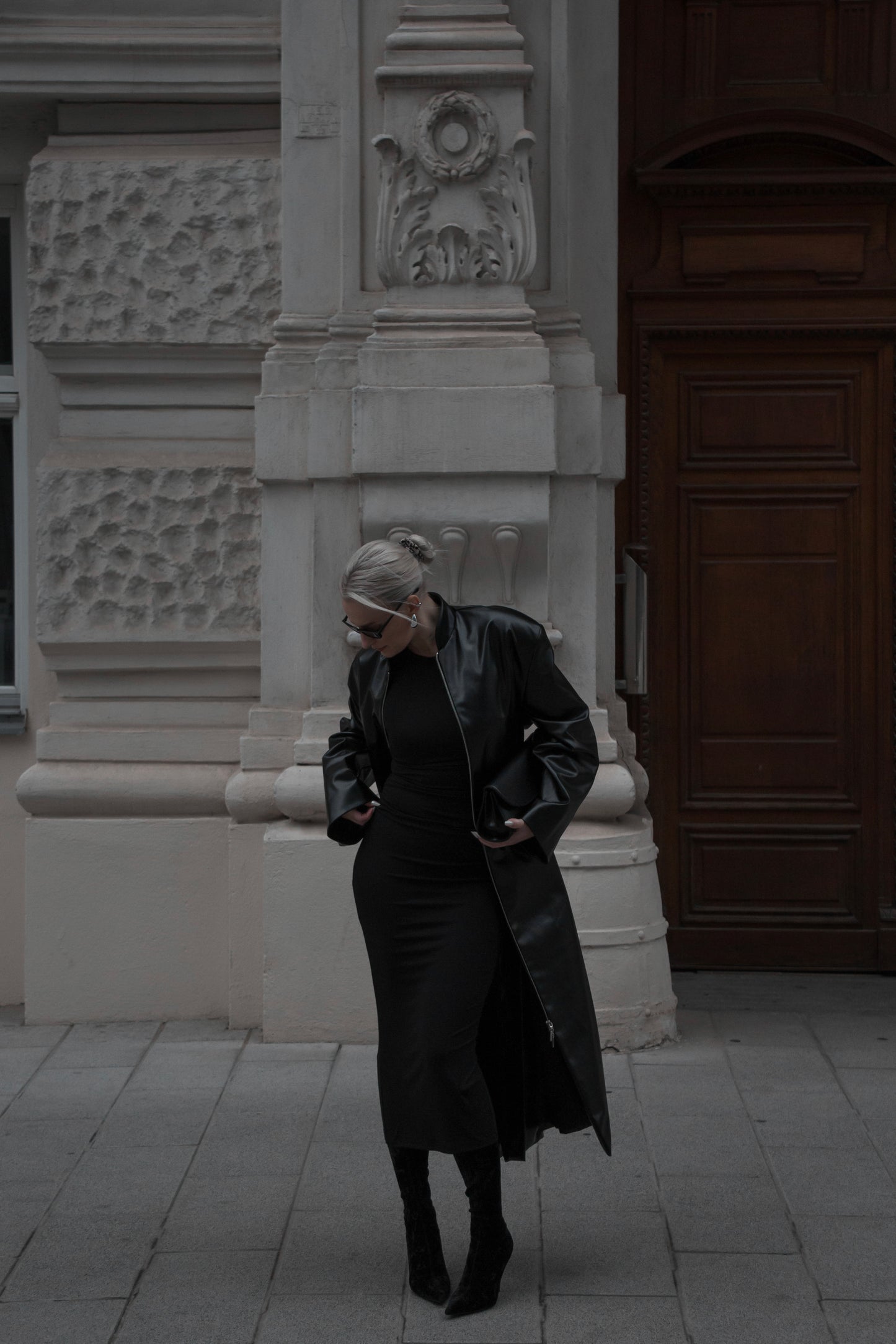 HIGH-NECK CLOSURE COAT