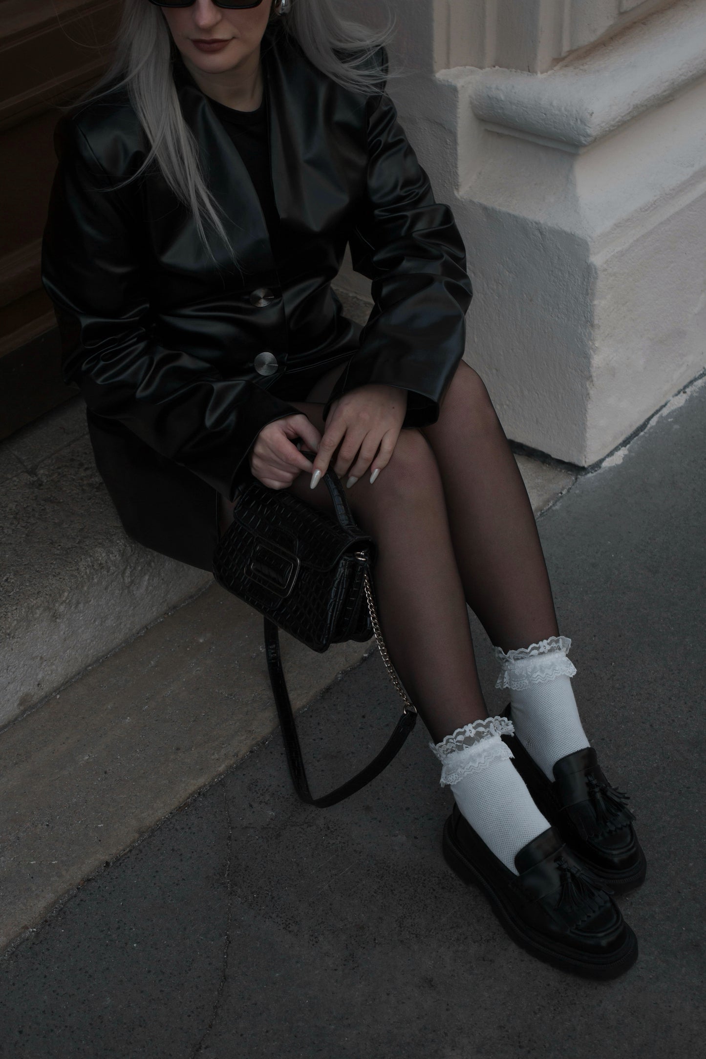 DUAL-BUTTON STRUCTURED JACKET