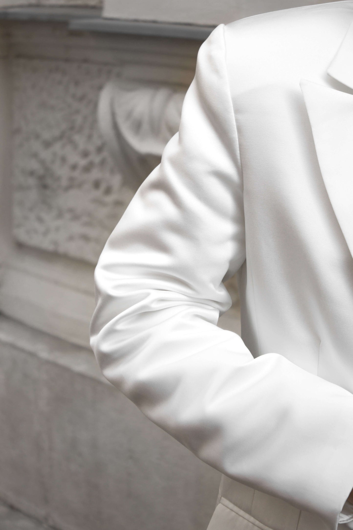 OVERSIZED SATIN DOUBLE-BREASTED JACKET