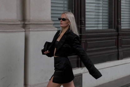 SLEEK CROPPED JACKET