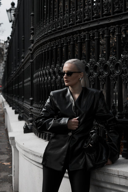 DUAL-BUTTON STRUCTURED JACKET