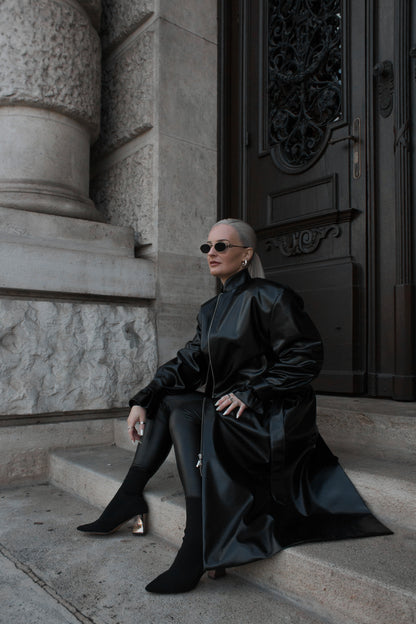 HIGH-NECK CLOSURE COAT