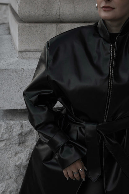 HIGH-NECK CLOSURE COAT