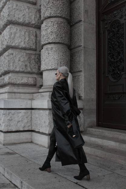 HIGH-NECK CLOSURE COAT
