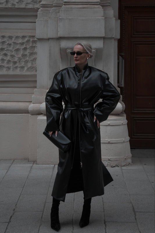 HIGH-NECK CLOSURE COAT