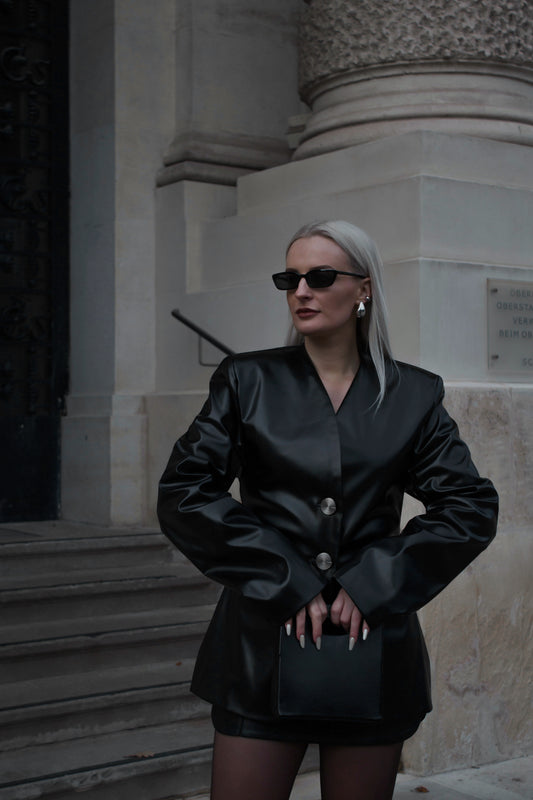 DUAL-BUTTON STRUCTURED JACKET